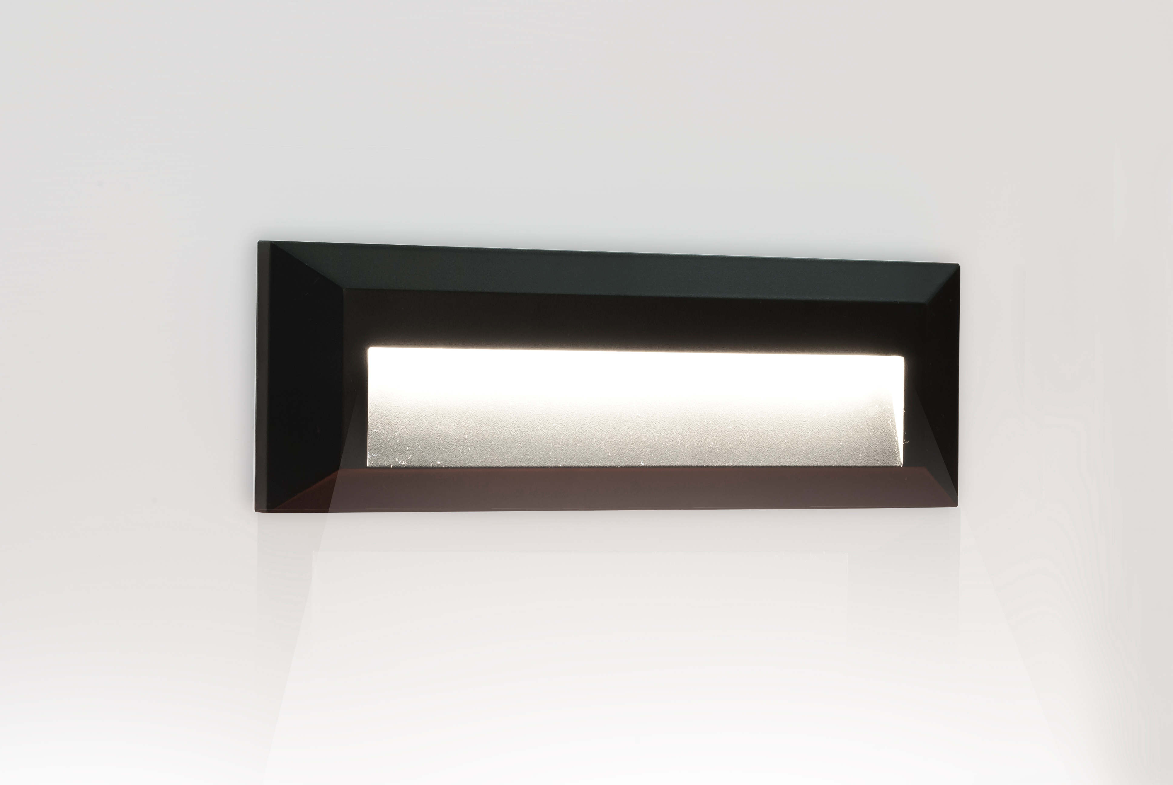 Plafoniera Per Esterno Ip65 : Segnaviale fissaggio a parete :: prova sito::: led