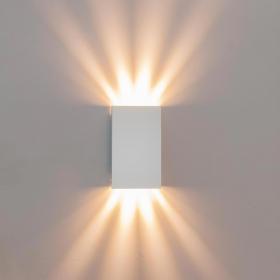 Applique moderno doppia emissione luminosa