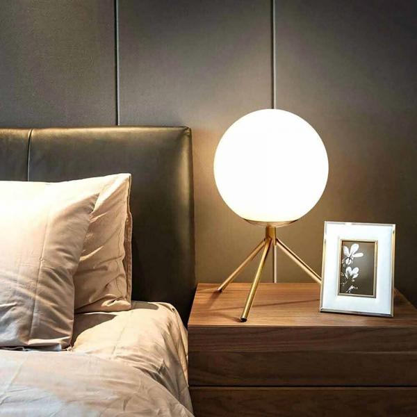 Lampada comodino attacco G9