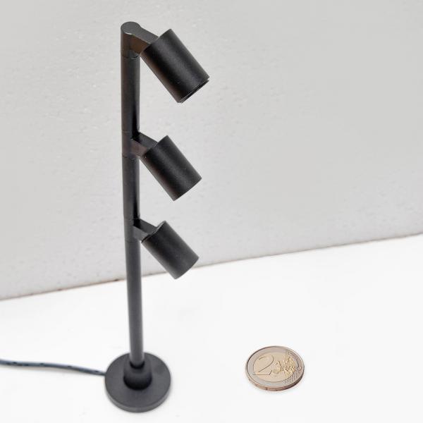 Lampada da terra con 3 faretti orientabili