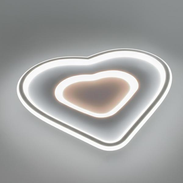Lampada da soffitto a forma di cuore